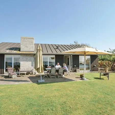 Four-bedroom Holiday In