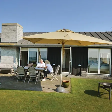 Dom wakacyjny Four-bedroom Holiday In Mesinge